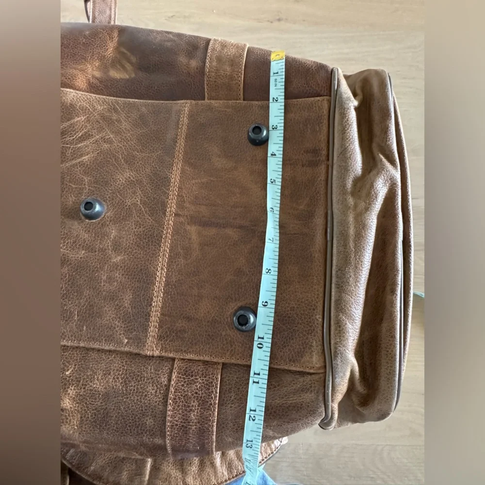 Amerileather brown leather dufflebag